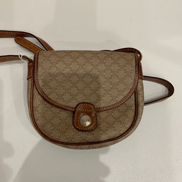 Celine Beige Triomphe Shoulder Bag Sku#84787 (Gently used,strap surface crack) - Picture 1 of 11